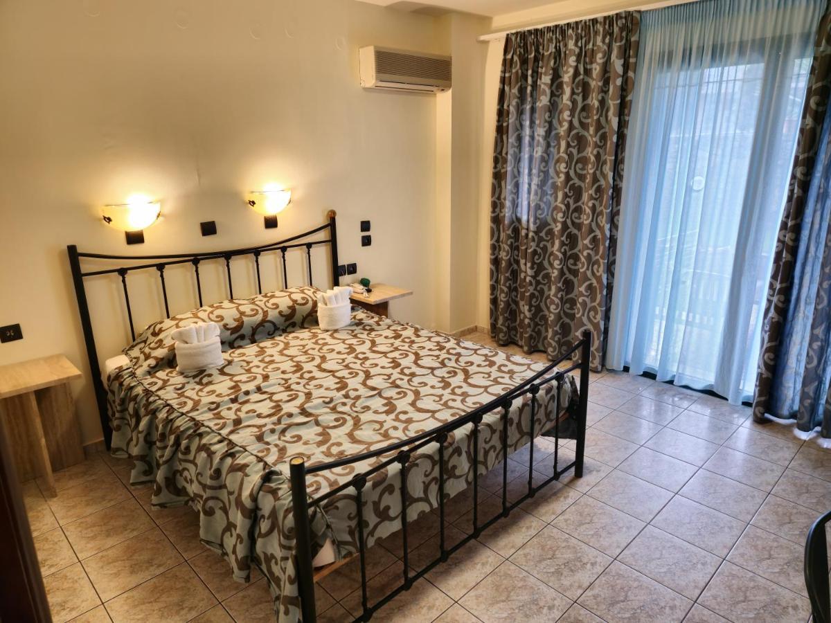 Dias Hotel & Apts Stalís Ngoại thất bức ảnh