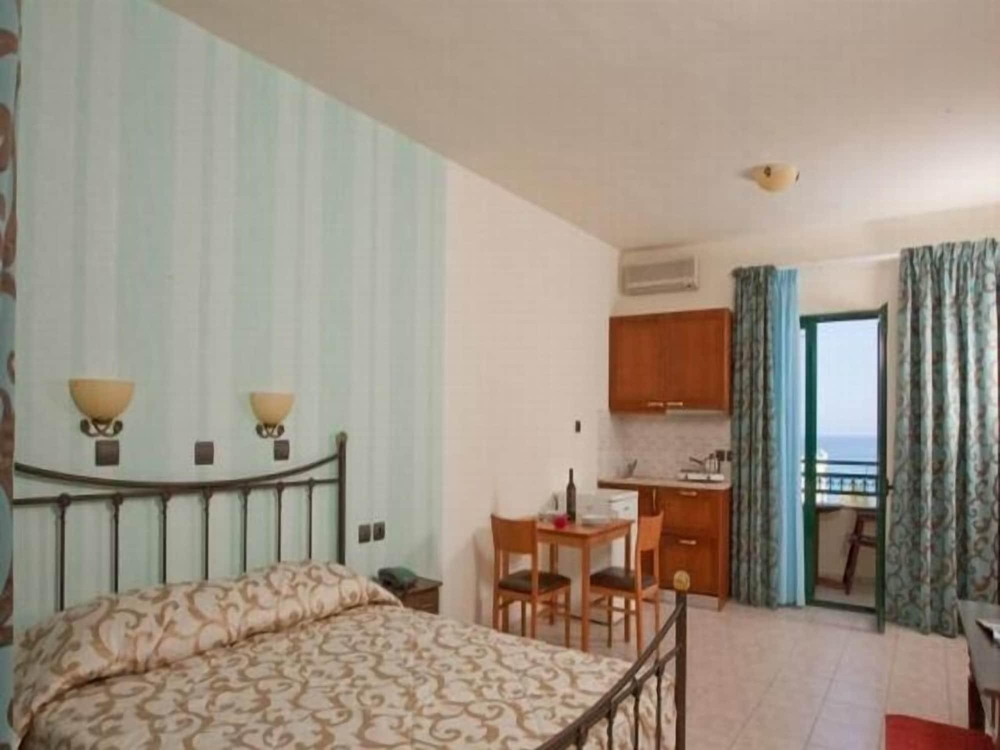 Dias Hotel & Apts Stalís Ngoại thất bức ảnh