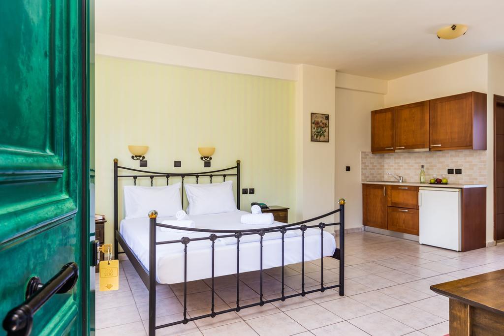 Dias Hotel & Apts Stalís Ngoại thất bức ảnh