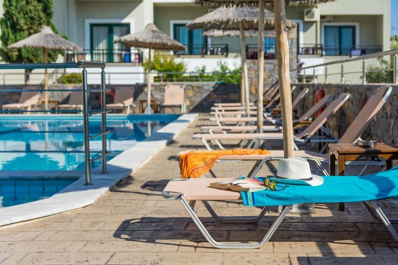 Dias Hotel & Apts Stalís Ngoại thất bức ảnh